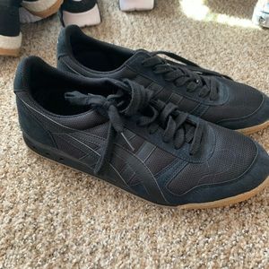 Black onitsuka tigers